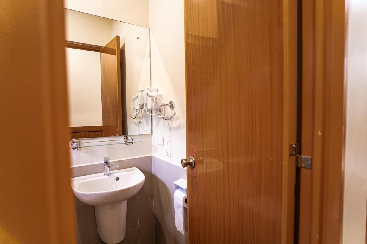 Marieli Suites Near Panglao International Airport Eksteriør billede
