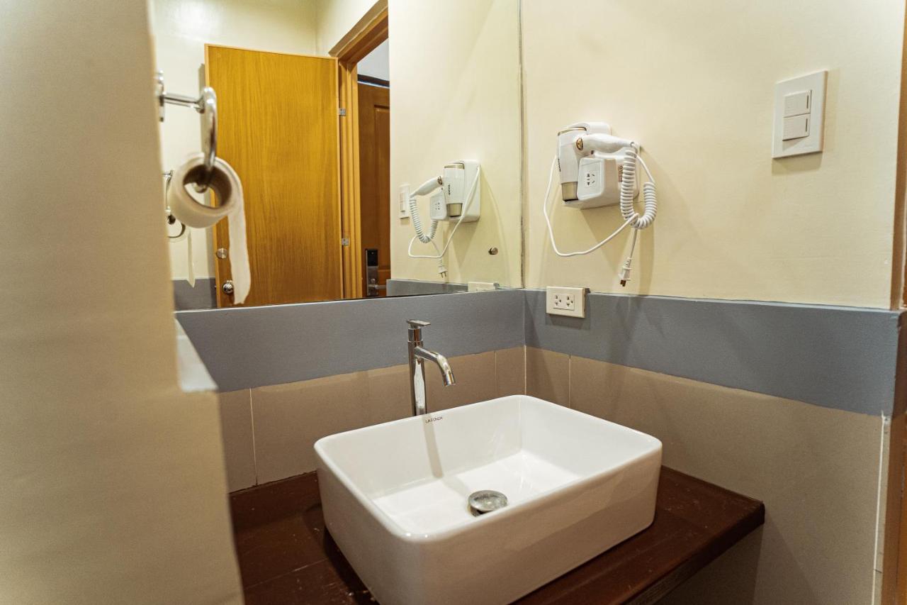 Marieli Suites Near Panglao International Airport Eksteriør billede